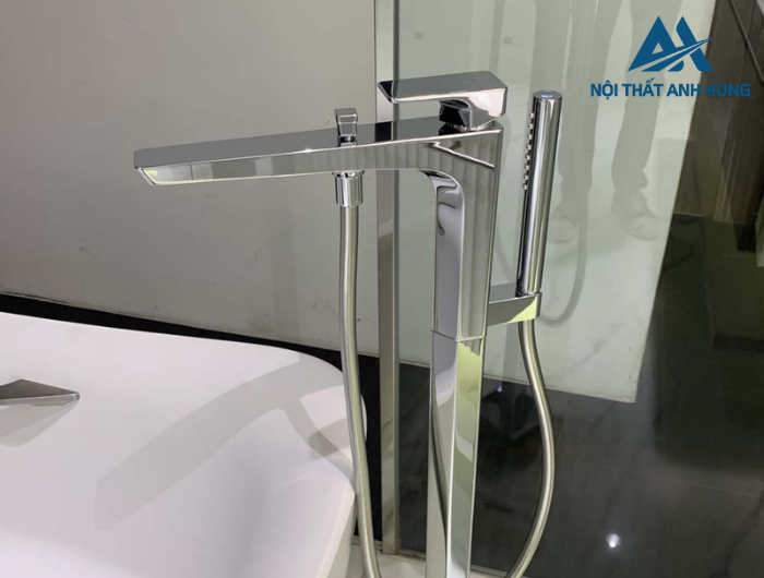 Vòi xả bồn tắm TOTO TBG07306AA TBN01105B đặt sàn nóng lạnh