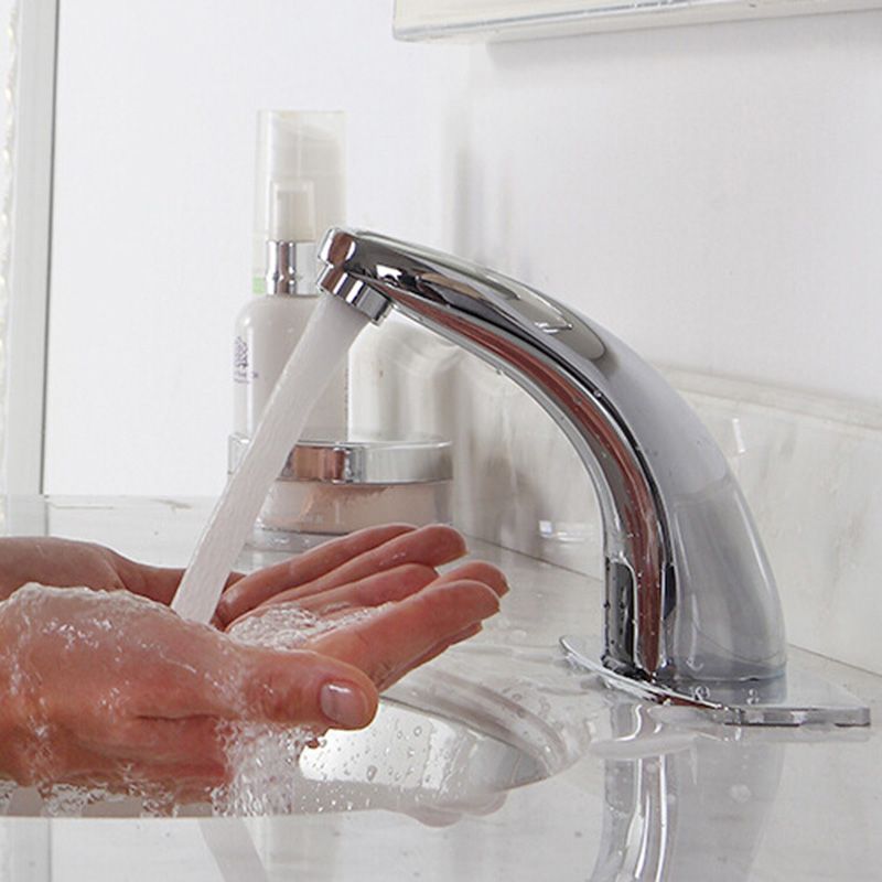 Vòi rửa tay cảm ứng và vởi rửa không chạm 