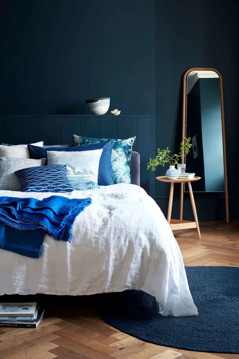Thiết kế phòng ngủ đẹp với màu xanh huyền bí 5
