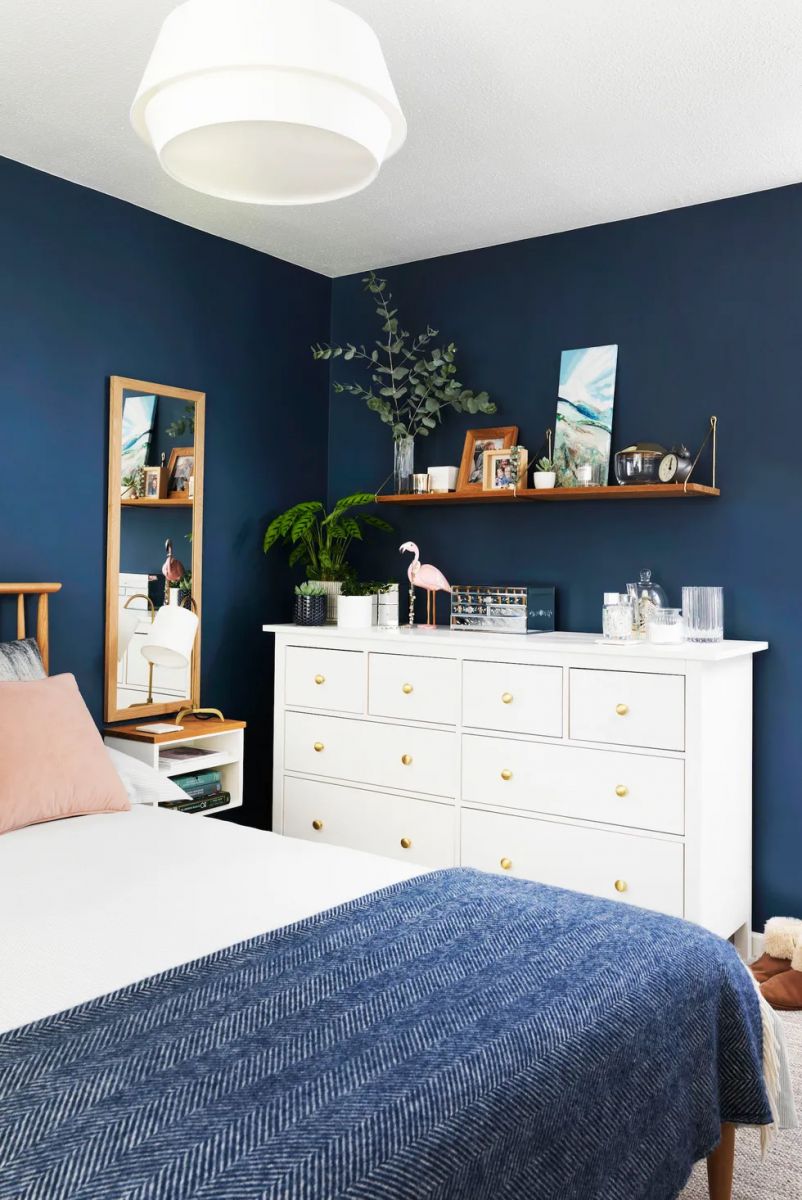 Thiết kế phòng ngủ đẹp với màu xanh huyền bí