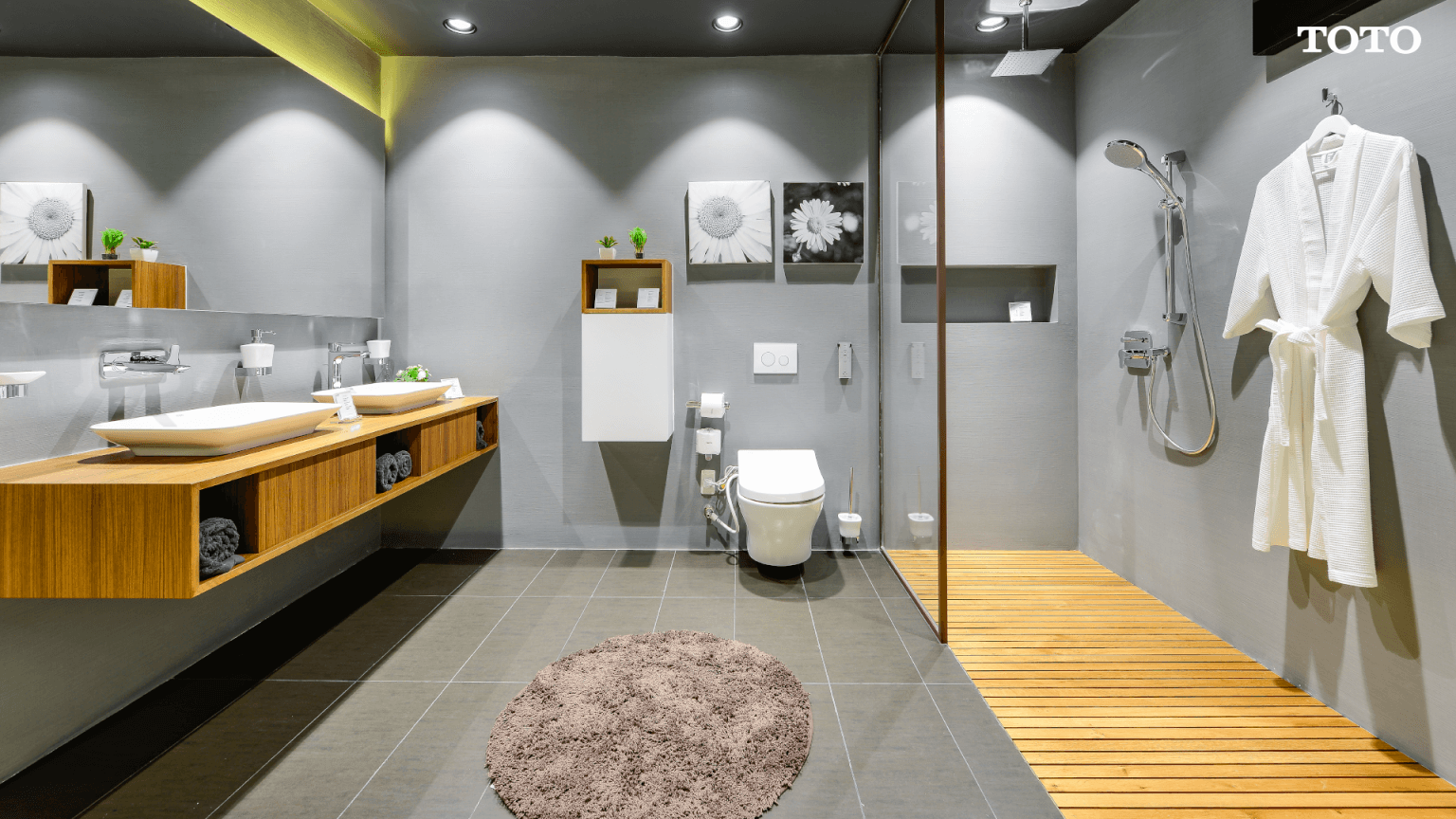 Khu vực trưng bày tại showroom TOTO